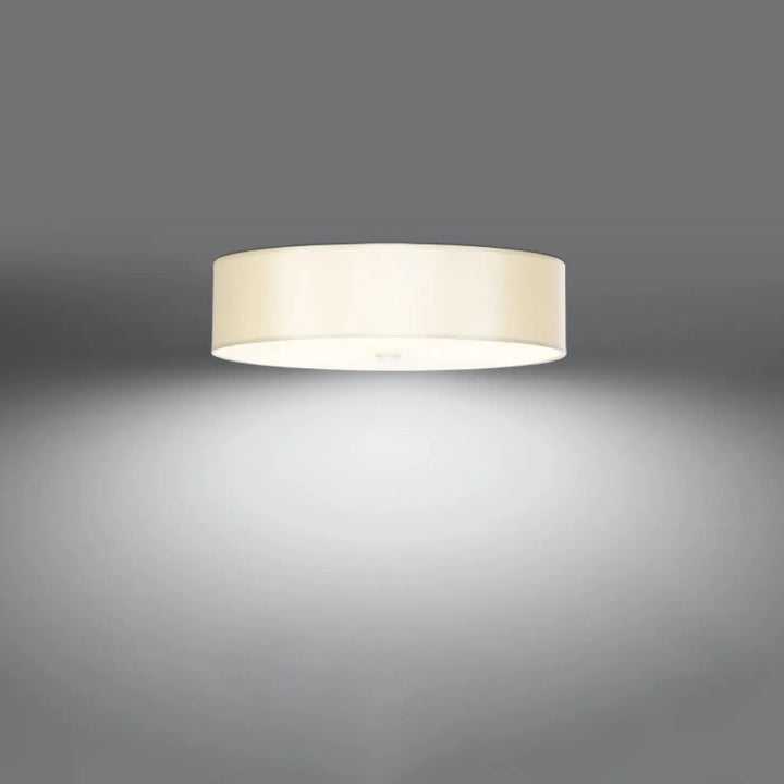 Luminaire plafonnier skala 50 blanc crème avec éclairage diffus pour un plafond minimaliste et décoration élégante