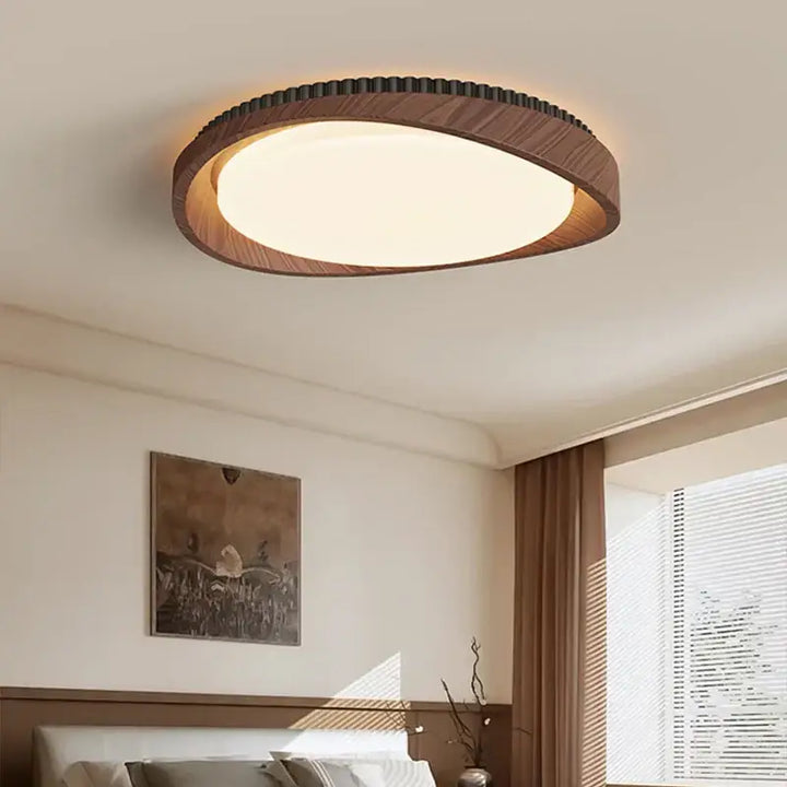 Luminaire plafonnier rond effet bois marron au design naturel