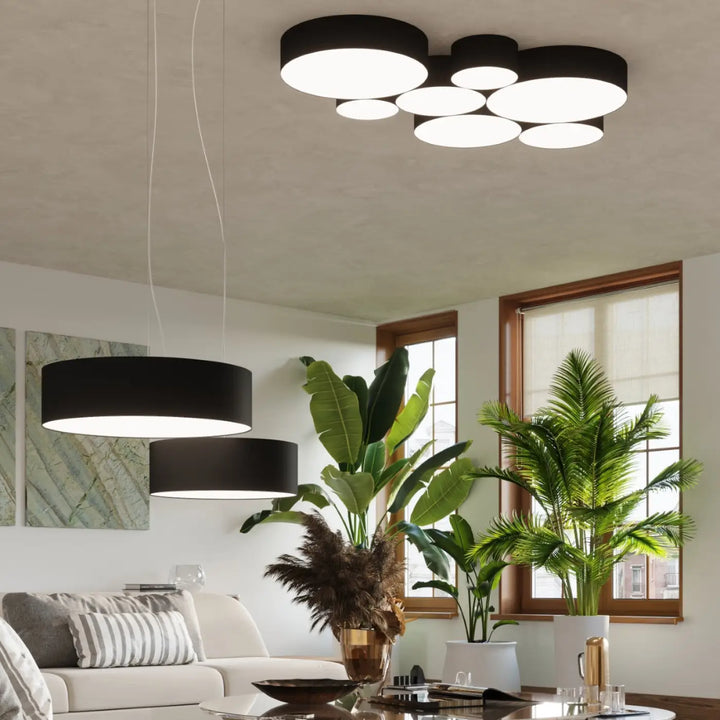 Luminaire plafonnier arena noir avec éclairage polyvalent composé de disques lumineux superposés de forme riche