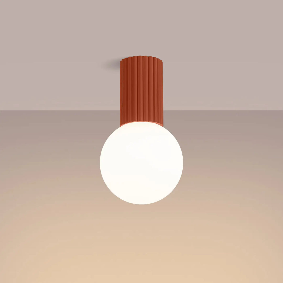 Lampe halo plafond avec base cylindrique terracotta mate et sphère laiteuse blanche pour bureau décorative