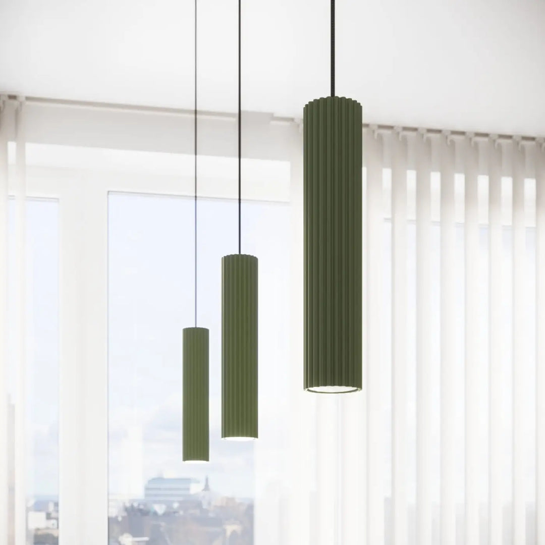 Plafonnier karbon allie trois suspensions cylindriques vert olive avec ampoules gu10 interchangeables design minimaliste