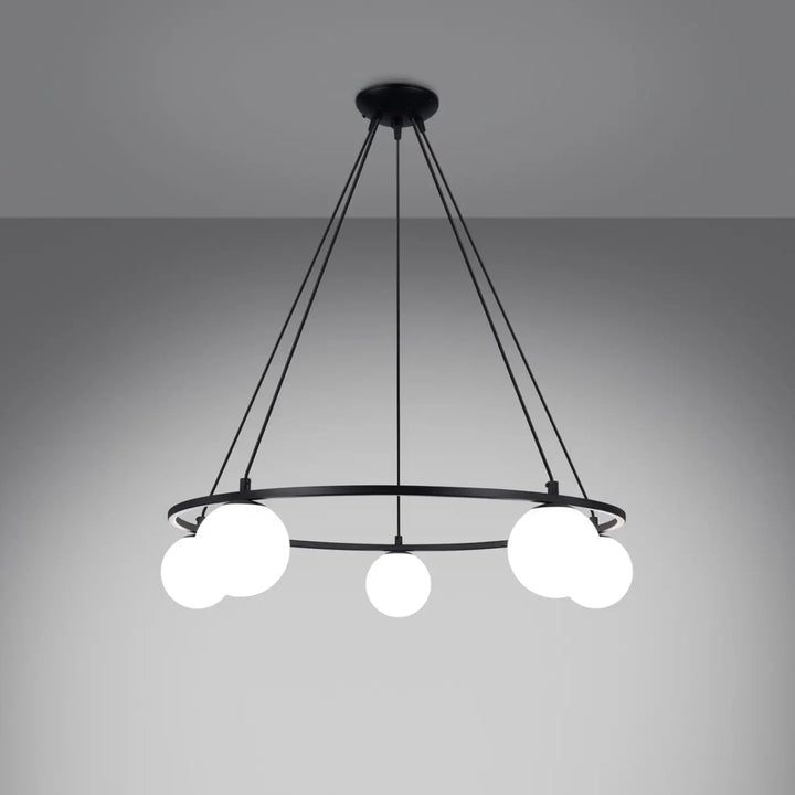 Lustre noir allumé