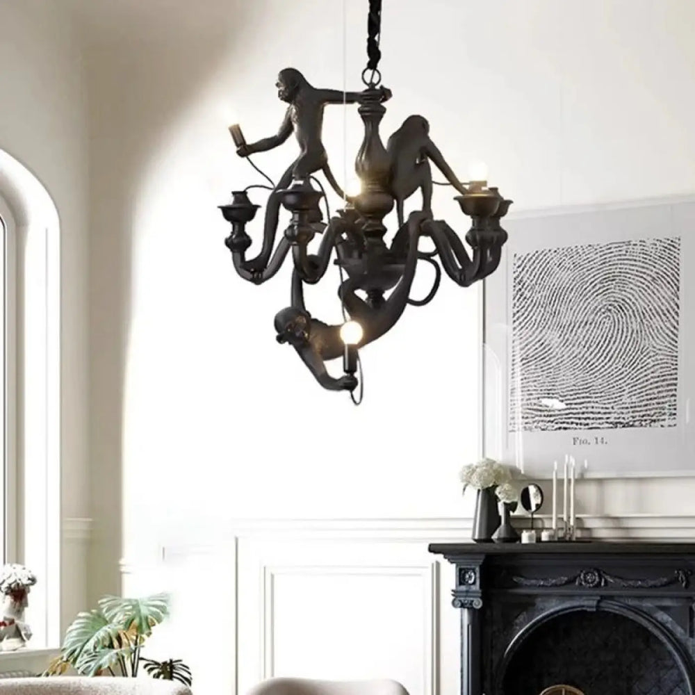 Lustre contemporaine en bronze foncé avec singes sculptés et lustre à plusieurs lampes style bougie pour lallure animée