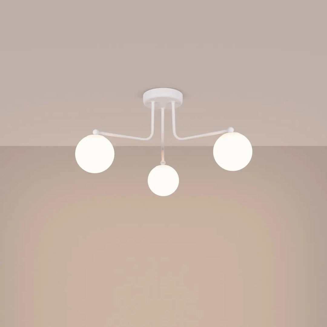 Lustre blanc allumé