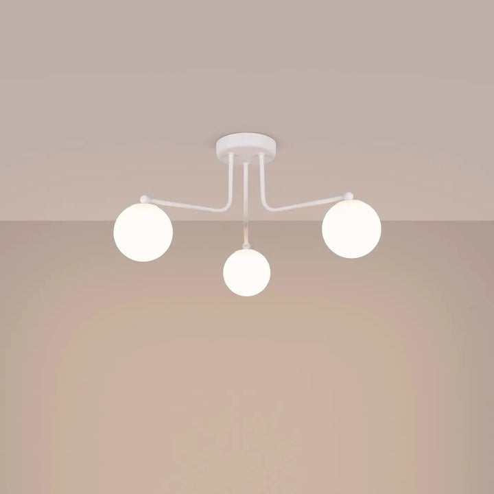 Lustre blanc allumé