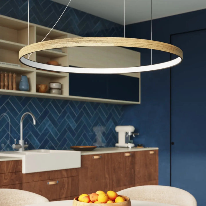 Lustre RIO EIK bois naturel vue rapprochée dans un intérieur