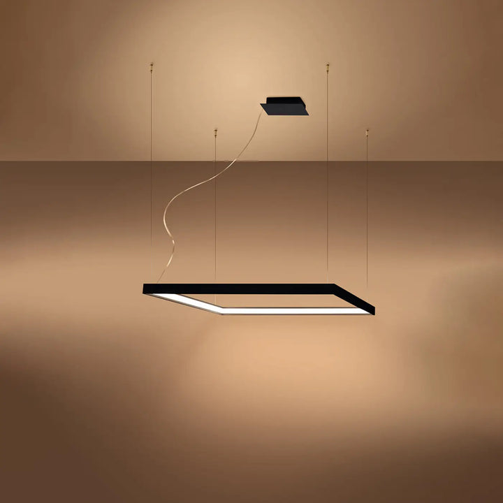 Lustre carré NELYA noir allumée