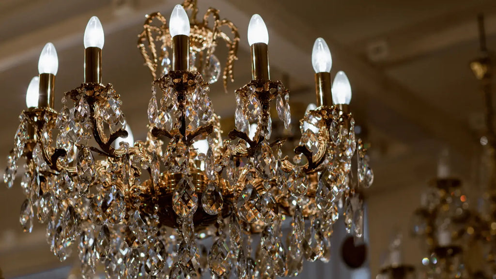 Entretien et installation d’un lustre en laiton