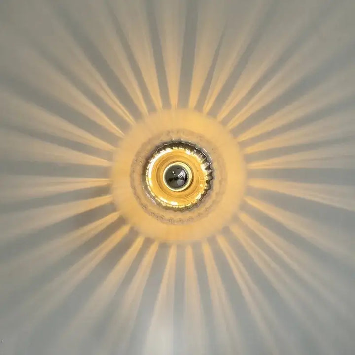 Petite Applique Murale En Rayon De Soleil Verre Doré Élégante