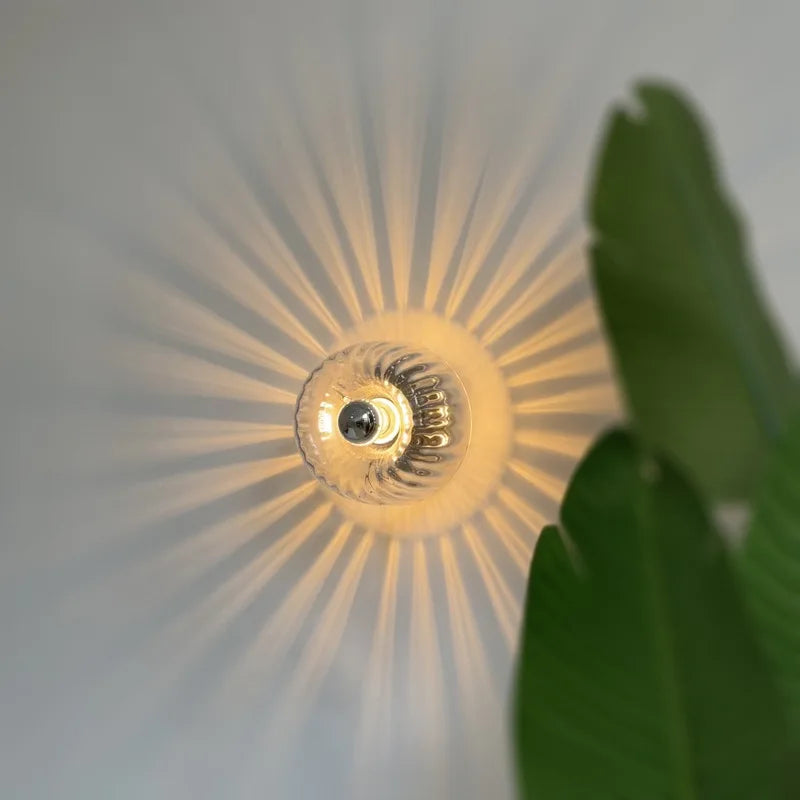 Petite Applique Murale En Rayon De Soleil Verre Doré Élégante