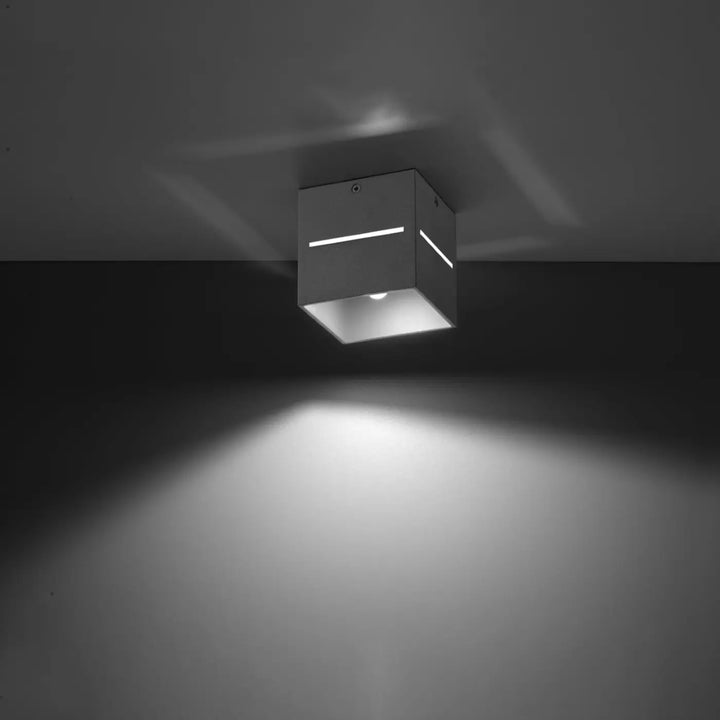 Luminaire plafonnier gris allumé