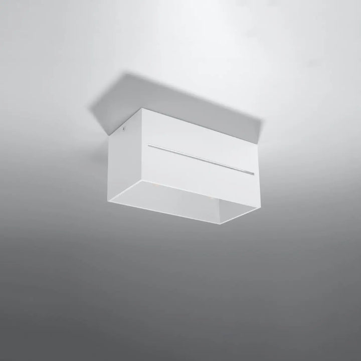 Luminaire plafonnier blanc éteint