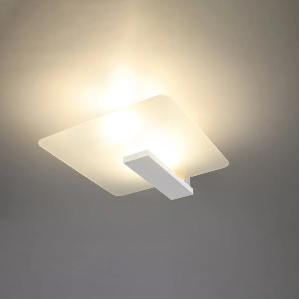 Luminaire plafonnier blanc allumé