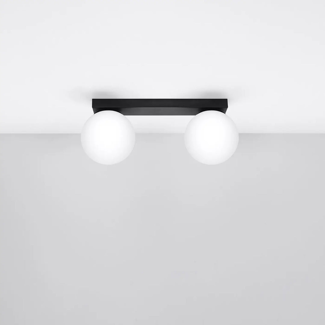 Luminaire Plafonnier noir éteinte, vue rapprochée