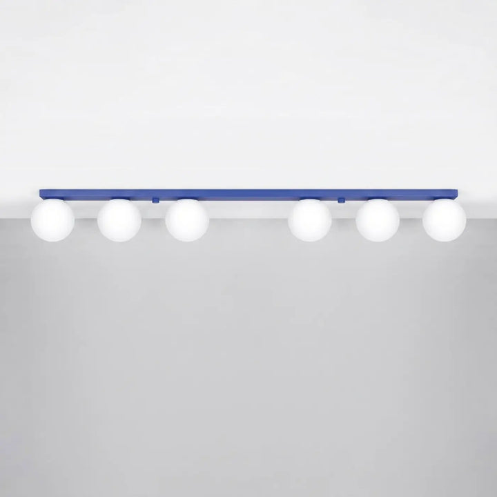 Luminaire Plafonnier outremer éteinte, vue rapprochée