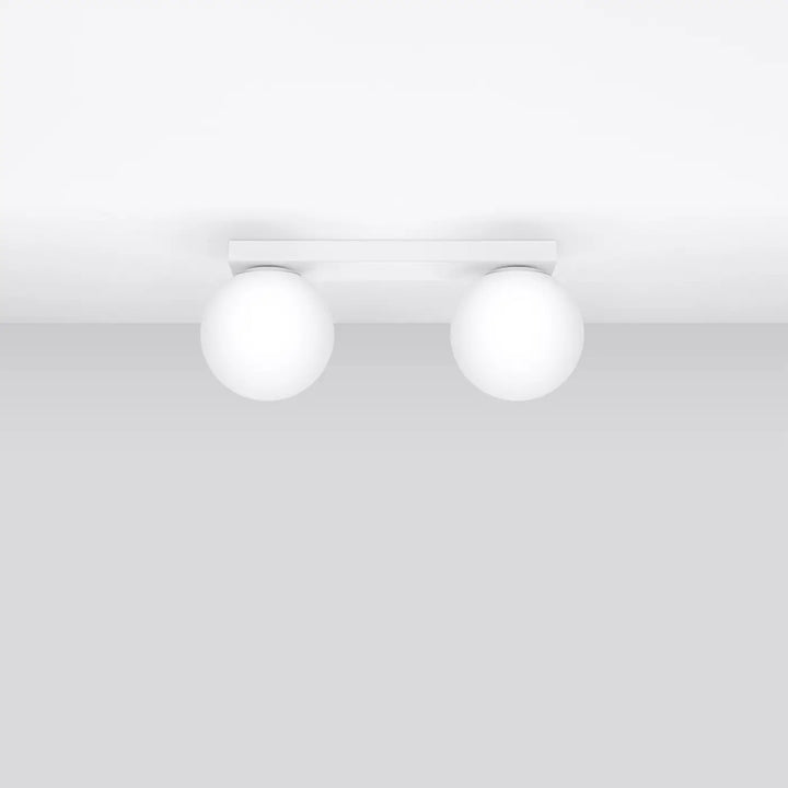 Luminaire Plafonnier blanc éteinte, vue rapprochée