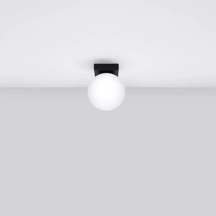 Luminaire Plafonnier noir éteinte, vue rapprochée