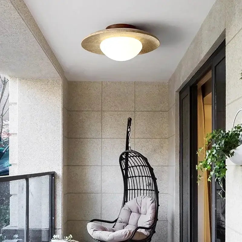 Plafonnier Chic Avec Diffuseur Rond Et Anneau Doré

