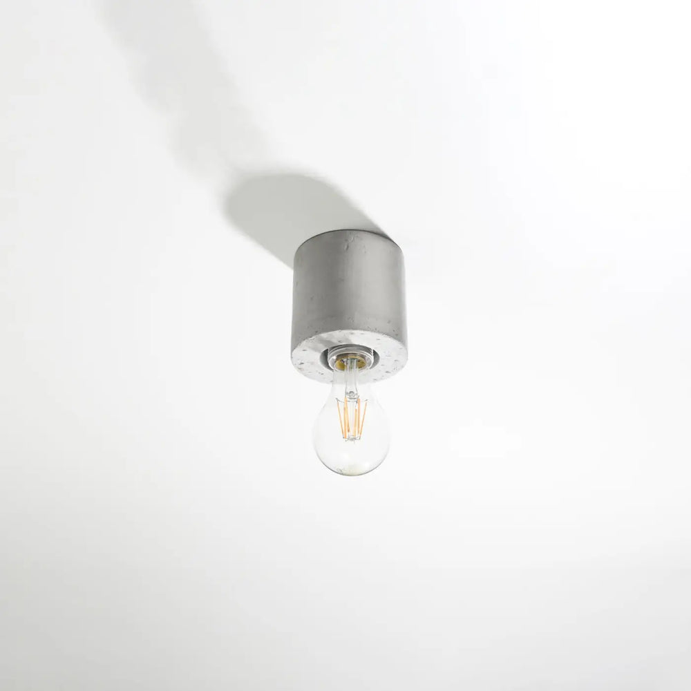 Plafonnier salgado en béton avec ampoule en verre clair pour un éclairage design et sentez mieux chez vous