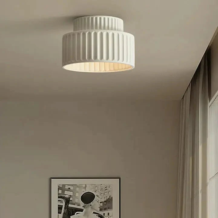 Plafonnier cylindrique strié au look rétro et original

