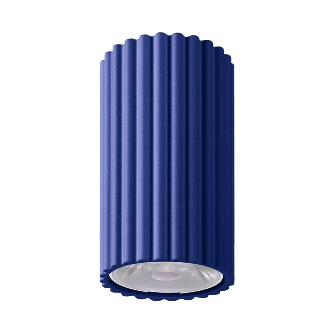 Luminaire plafonnier ivar ultramarine led 3000k en bleu profond avec abat-jour modernes rainurés et design expressif