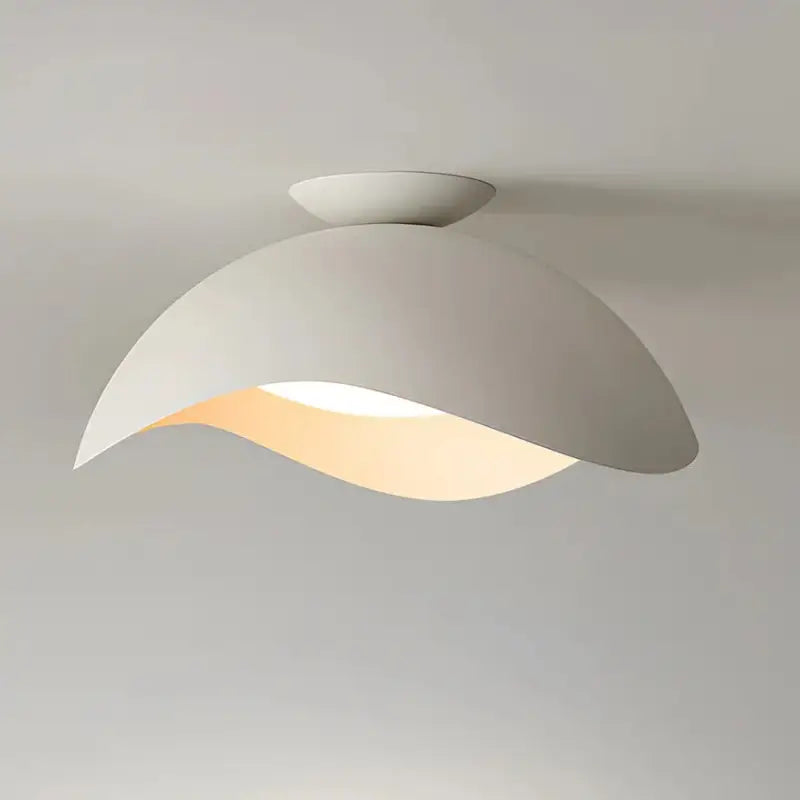 Plafonnier design blanc moderne forme sculptée lumineuse
