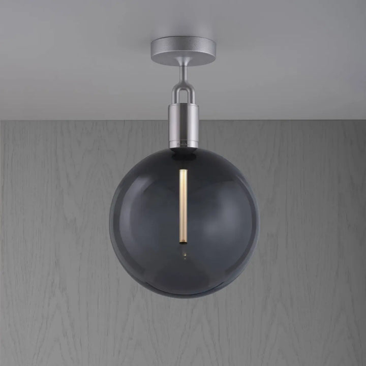 Plafonnier Forked Large à globe fumé, finition acier #couleur_argent