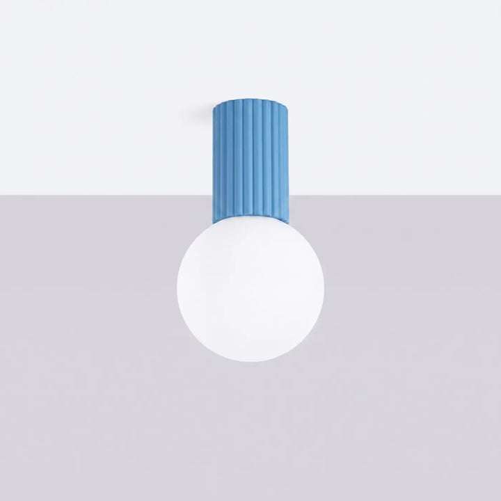 Luminaire Plafonnier bleu clair éteinte, vue rapprochée