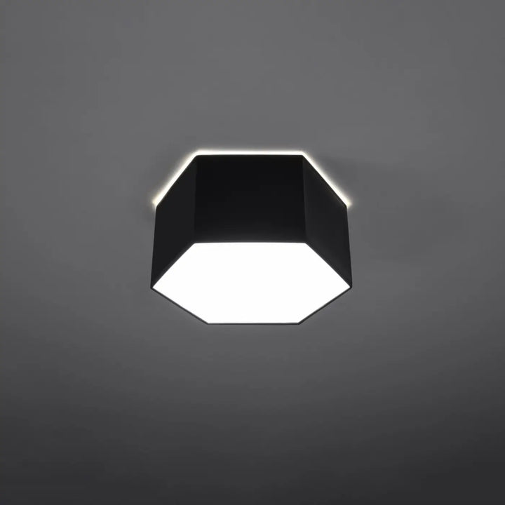 Plafonnier hexagonal Sunde noir, allumé