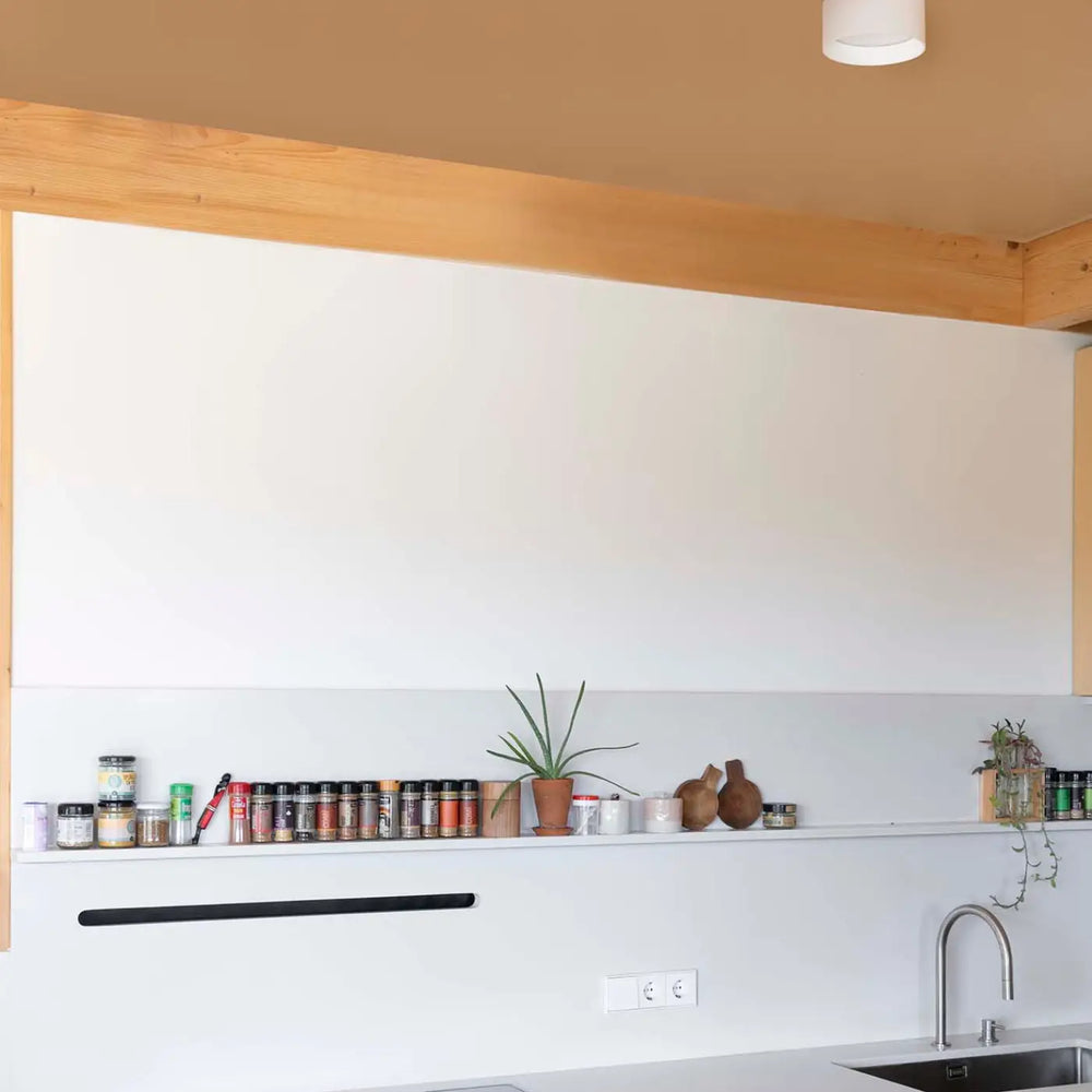 Plafonnier Mizu blanc dans un intérieur