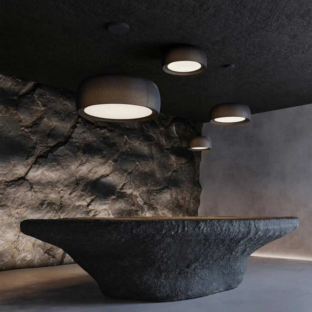 Plafonnier Gong en tissu noir dans un intérieur