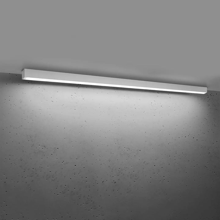 Plafonnier Pinne en aluminium linéaire blanc, allumé, au plafond