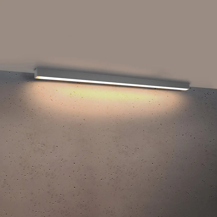 Plafonnier Pinne en aluminium linéaire gris, allumé, au plafond