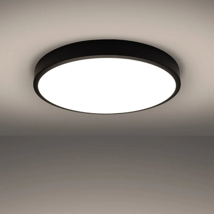 Luminaire plafonnier noir allumé