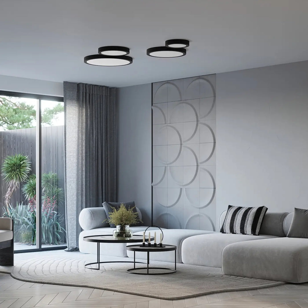 Luminaire plafonnier blanc dans un salon