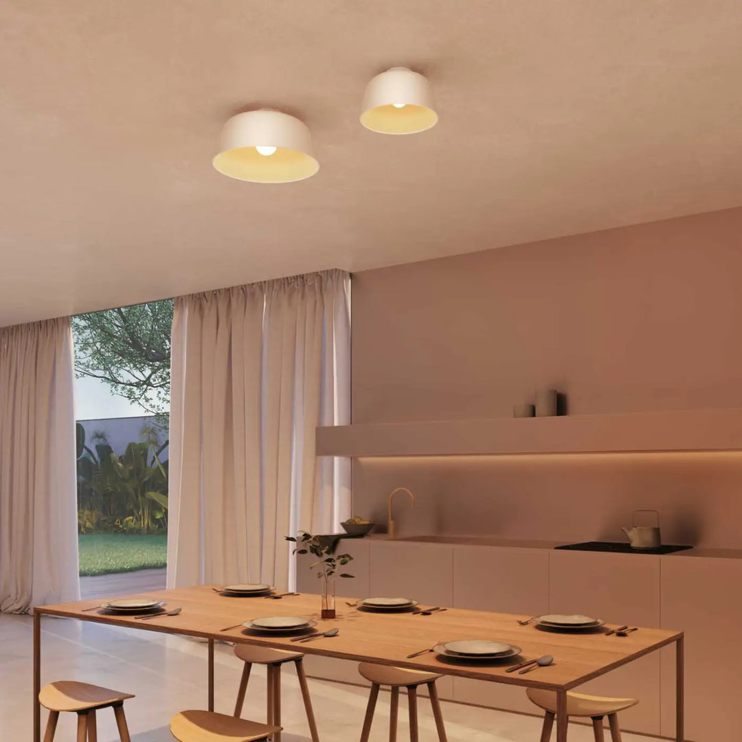 Plafonnier Miso en acier blanc dans un intérieur #couleur_blanc