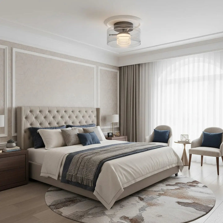 Tufted bed beige en tissu avec coussins bleu marine et gris dans la collection luminaire plafonnier albeo