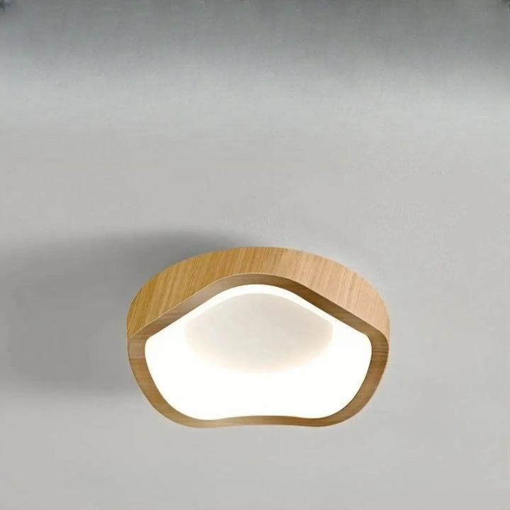 Luminaire plafonnier konja en bois moderne avec diffuseur blanc nuage, idéal pour chambre à coucher design minimaliste nordique