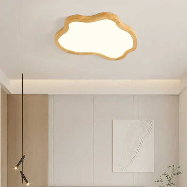 Plafonnier moderne en bois naturel en forme de nuage