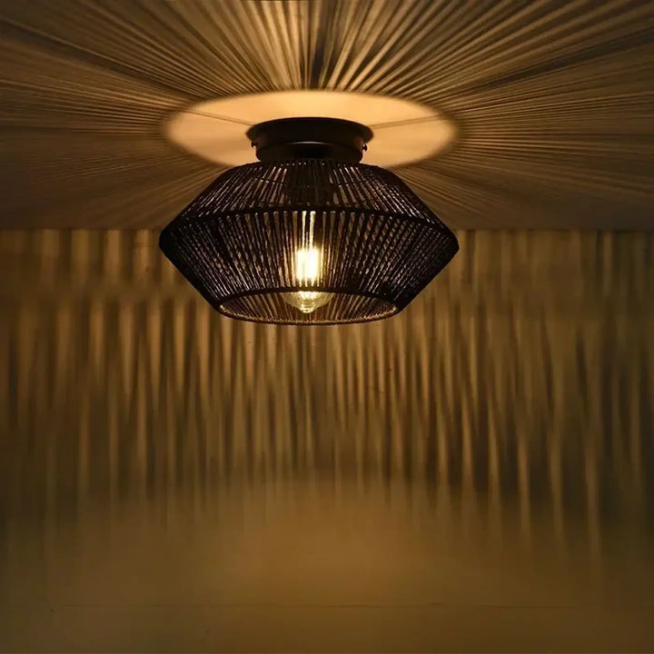 Plafonnier moderne métal noir design géométrique élégant