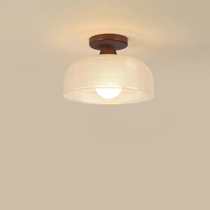 Plafonnier moderne coul i avec abat-jour en tissu blanc tissé et base en bois foncé pour décoration intérieure