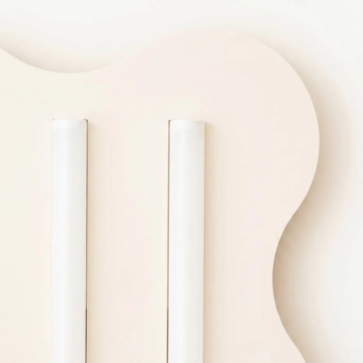 Plafonnier KLOVER beige détail de la découpe