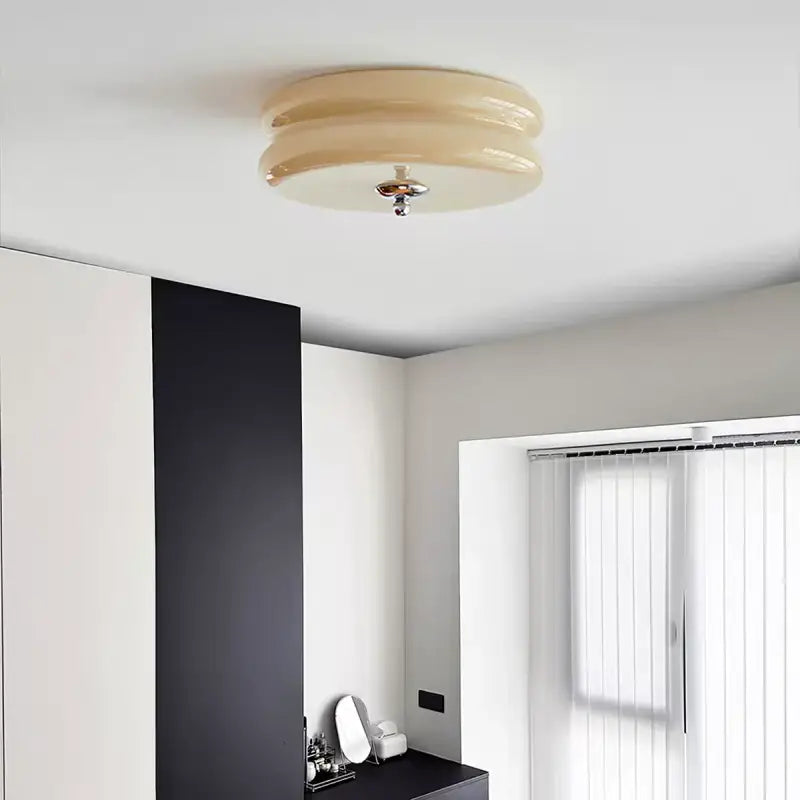 Plafonnier rétro moderne en verre épuré style années 70

