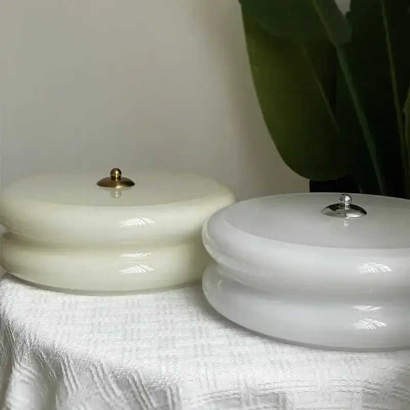 Plafonnier rétro moderne en verre épuré style années 70

