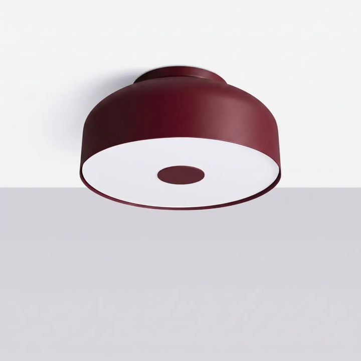 Luminaire Plafonnier bordeaux éteinte, vue rapprochée