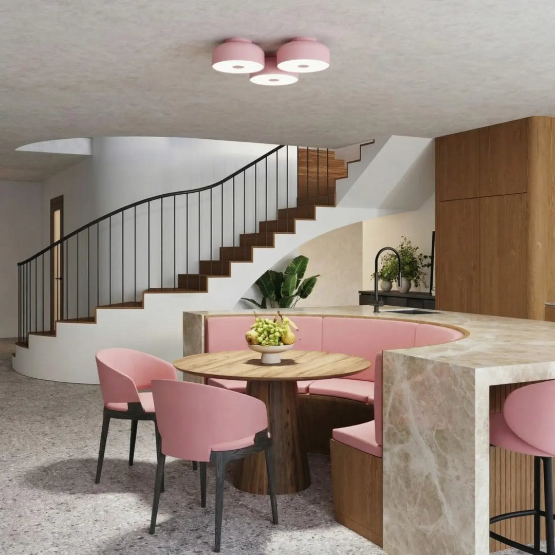 Luminaire Plafonnier rose dans un intérieur contemporain