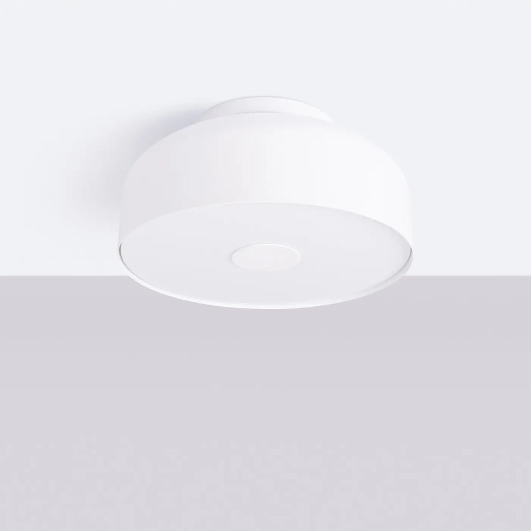 Luminaire Plafonnier blanc éteinte, vue rapprochée