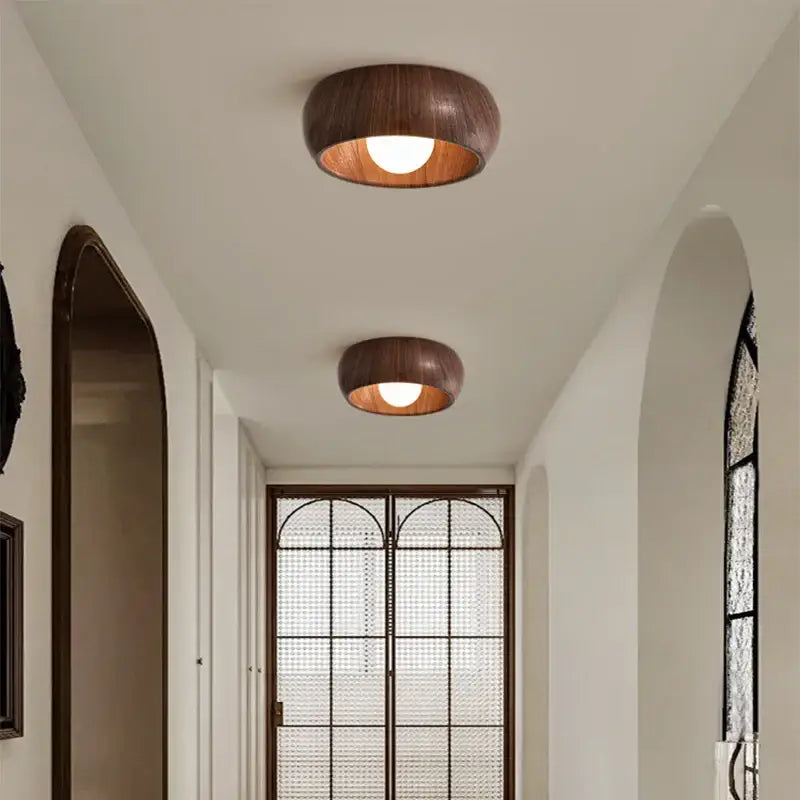 Plafonnier Rond En Bois Clair Et Foncé Pour Couloir

