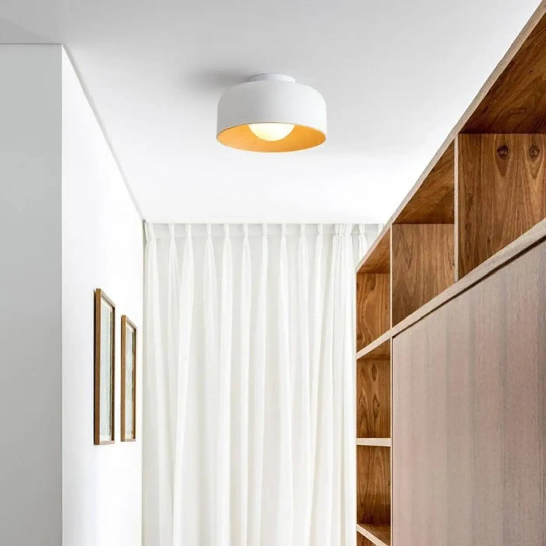 Plafonnier rond avec intérieur bois design moderne chic