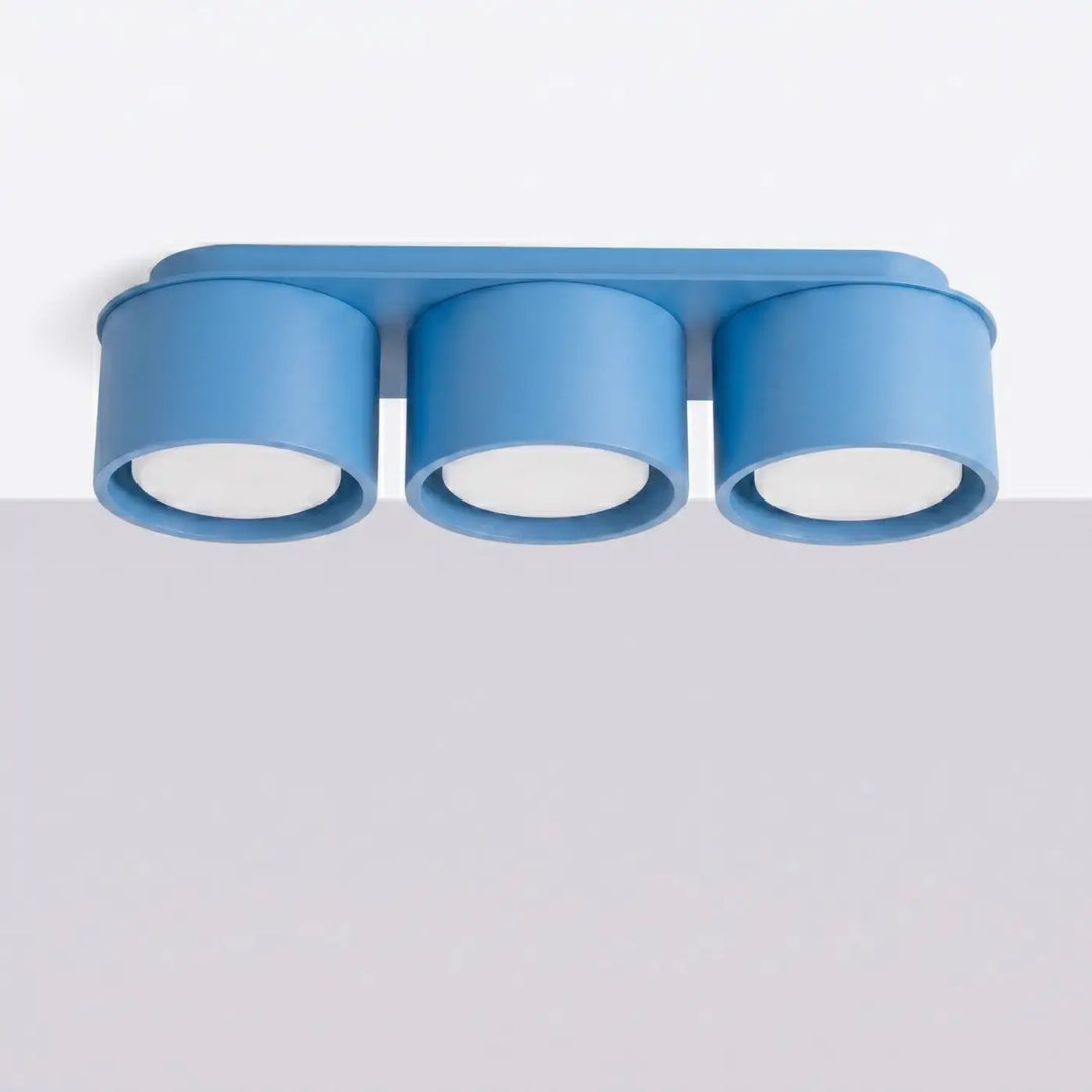 Plafonnier rond plat bleu clair éteint, vue rapprochée